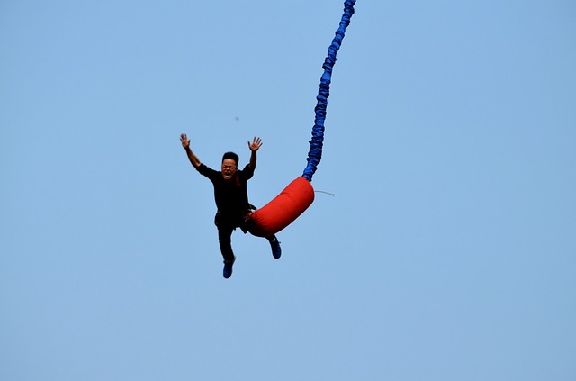 Why people are experiencing bungee jumping?