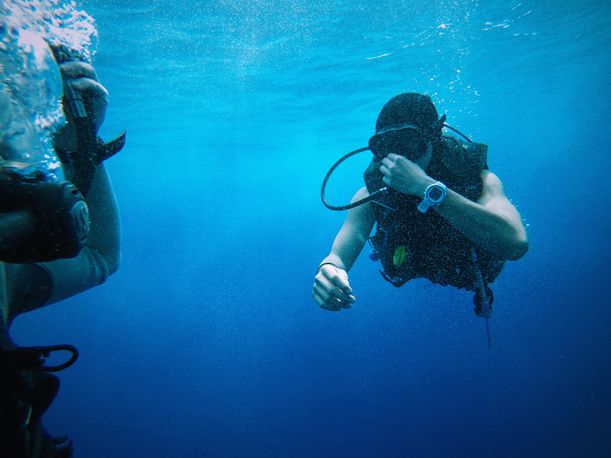 how to get professional scuba diving lessons for beginners